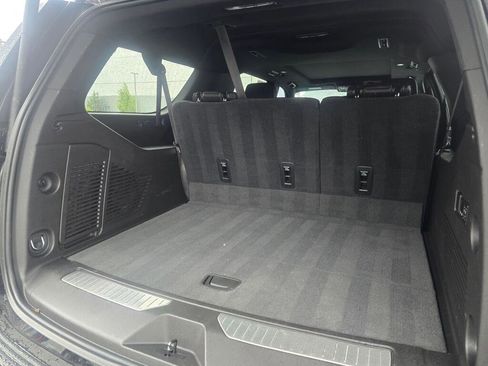 Used 2021 Chevrolet Suburban RST w/ Luxury Package AWD/4WD image 26