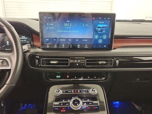 Used 2022 Lincoln Nautilus Reserve w/ Equipment Group 201A image 15