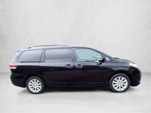 Used 2013 Toyota Sienna Limited w/ Premium Pkg AWD/4WD image 3