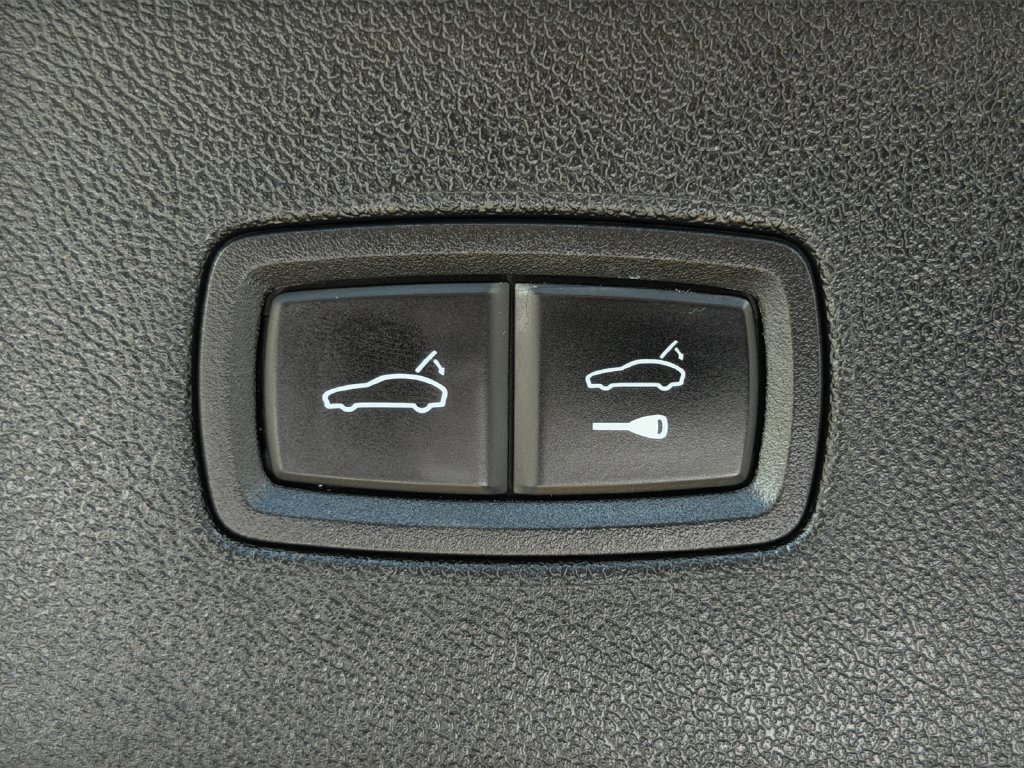Used 2022 Porsche Cayenne AWD/4WD image 22