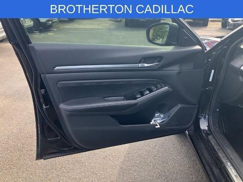 Used 2023 Nissan Altima 2.5 SL AWD/4WD image 9