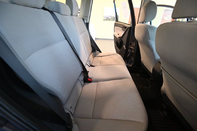 Used 2015 Subaru Forester 2.5i AWD/4WD image 22