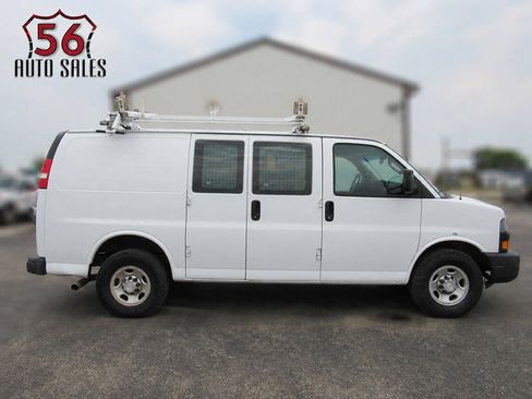 Used 2018 Chevrolet Express 2500 w/ Driver Convenience Package RWD image 1