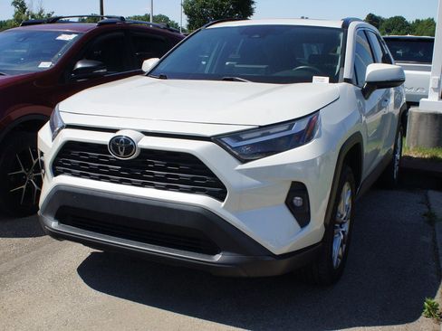 Used 2022 Toyota RAV4 XLE Premium FWD image 1