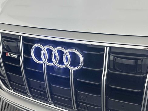 Used 2023 Audi SQ8 Prestige AWD/4WD image 13