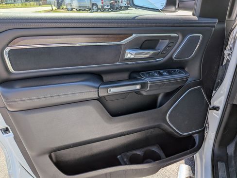 Used 2021 RAM 1500 Laramie AWD/4WD image 10