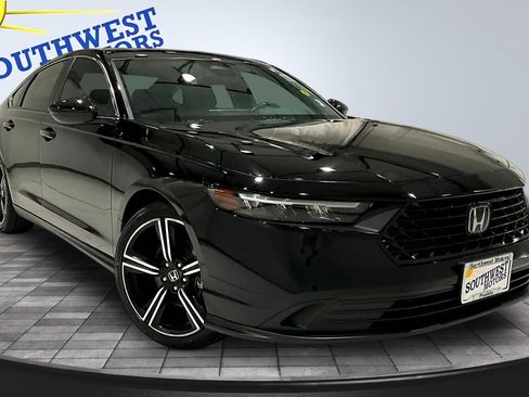 Used 2024 Honda Accord Sport image 3