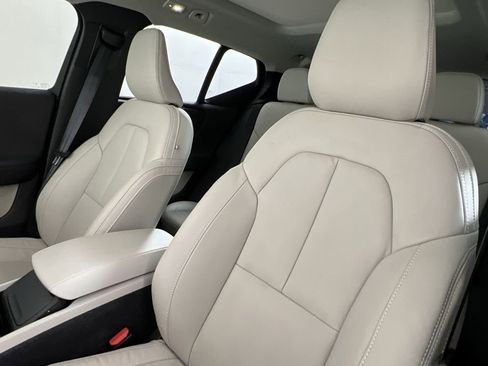 Certified 2024 Volvo XC40 B5 Plus w/ Climate Package image 14