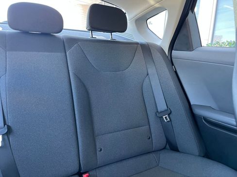 Used 2025 Kia K4 LXS image 36