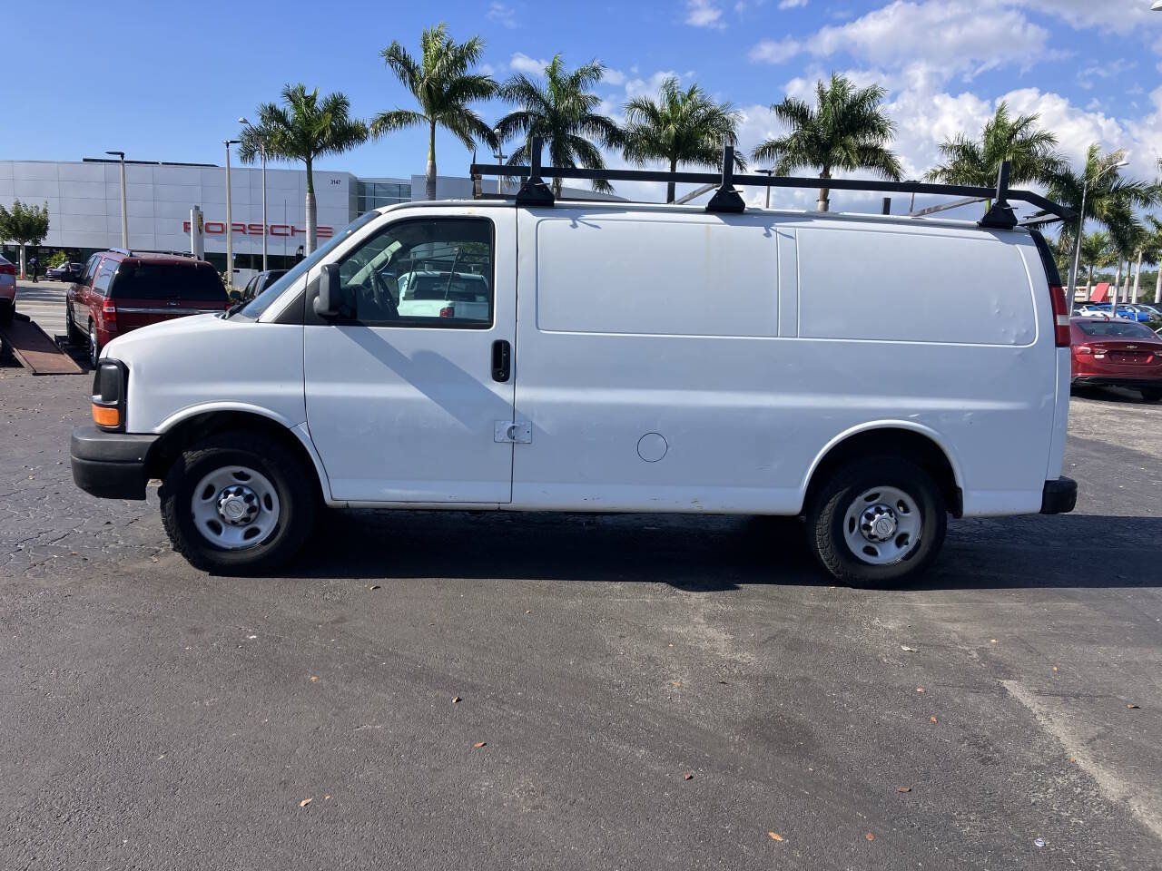 Used 2010 Chevrolet Express 2500 RWD image 1