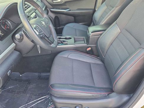 Used 2017 Toyota Camry LE image 16