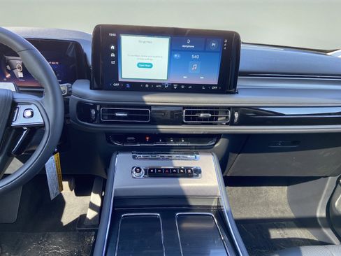 New 2025 Lincoln Aviator AWD w/ Jet Appearance Package image 15