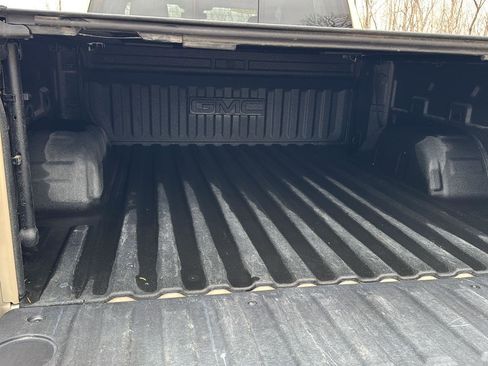 Used 2022 GMC Sierra 1500 Elevation w/ Elevation Premium Package image 23