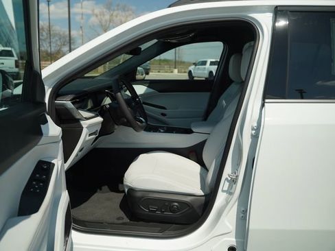 New 2026 Jeep Cherokee Limited image 10