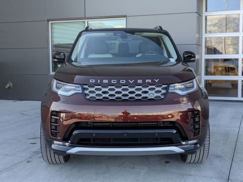 New 2026 Land Rover Discovery Limited Edition image 2