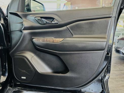 Used 2022 GMC Acadia Denali AWD/4WD image 28
