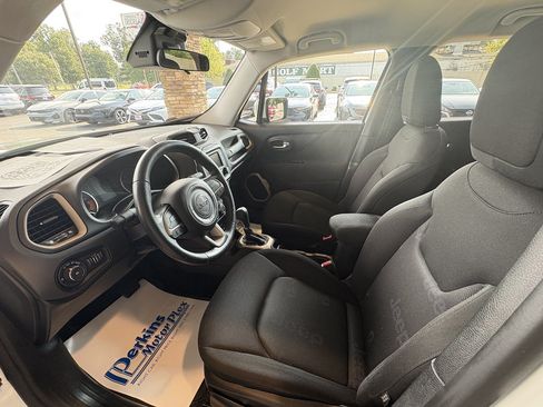 Used 2017 Jeep Renegade Latitude AWD/4WD image 21