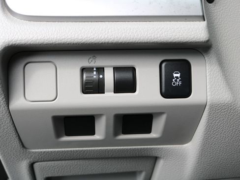 Used 2015 Subaru Forester 2.5i w/ Alloy Wheel Package image 17