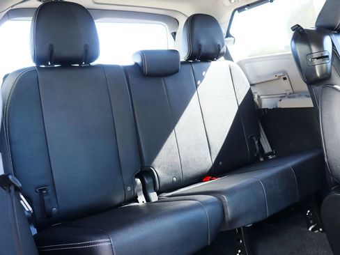 Used 2017 Toyota Sienna SE Premium image 28