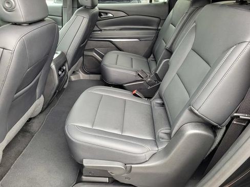 Used 2025 Chevrolet Traverse LT AWD/4WD image 15
