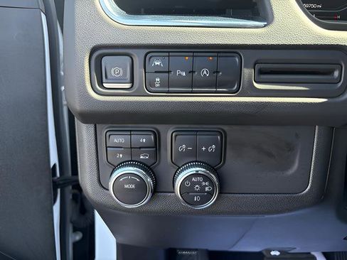 Certified 2023 GMC Yukon SLT AWD/4WD image 11