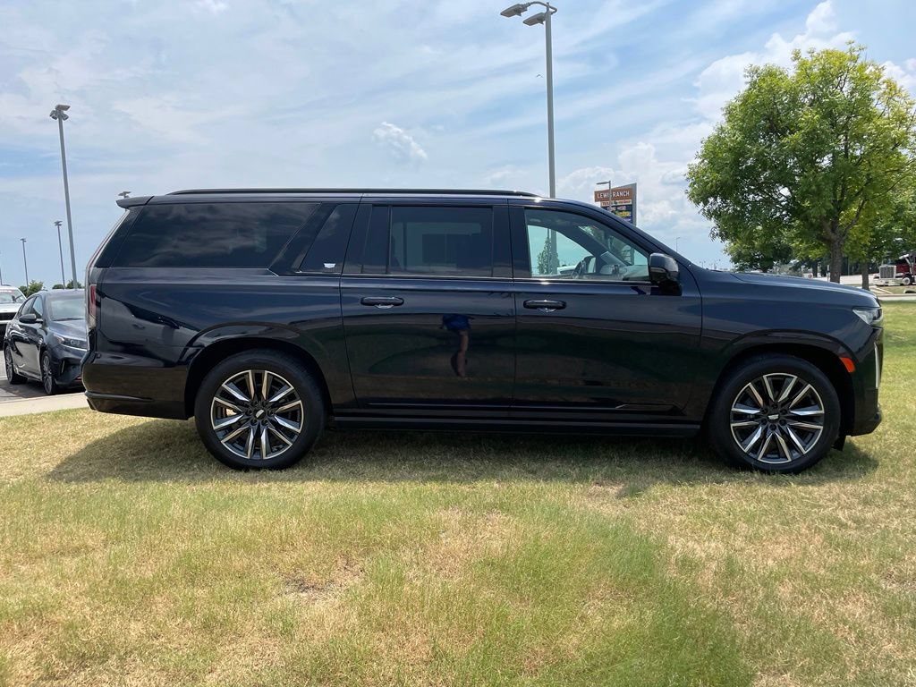 Used 2022 Cadillac Escalade ESV Sport Platinum AWD/4WD image 8