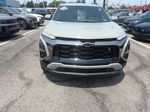 Used 2026 Chevrolet Equinox ACTIV w/ Convenience Package III AWD/4WD image 2