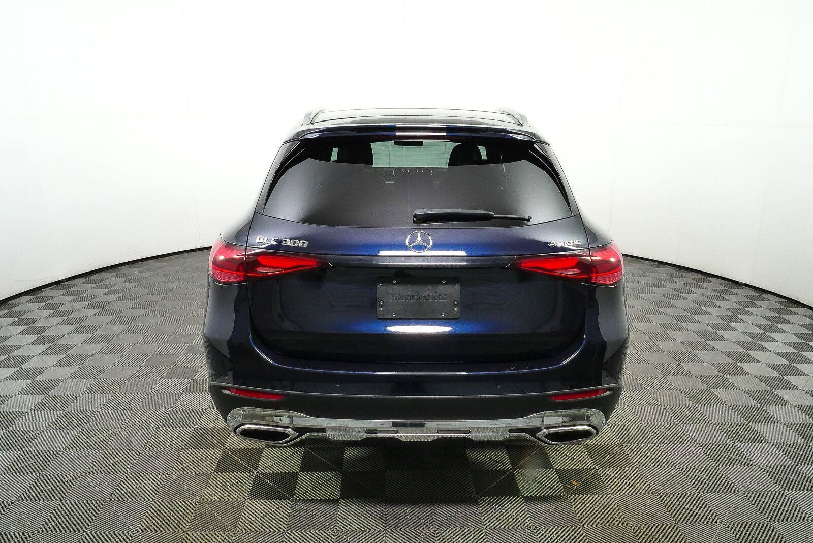 Used 2024 Mercedes-Benz GLC 300 4MATIC image 30