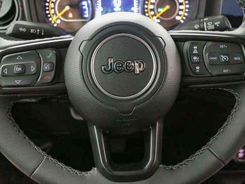 Used 2026 Jeep Gladiator Rubicon AWD/4WD image 36