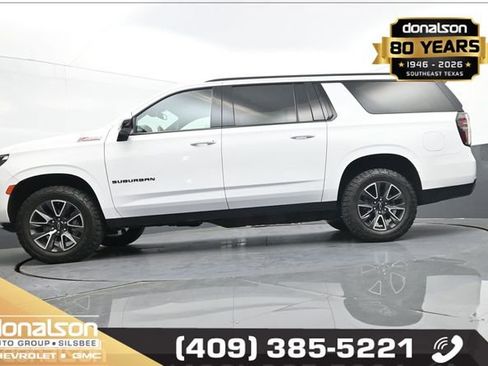 Used 2022 Chevrolet Suburban Z71 w/ Luxury Package image 16