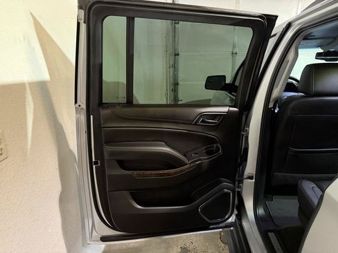 Used 2017 Chevrolet Suburban LT AWD/4WD image 12