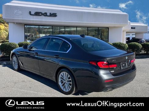 Used 2021 BMW 530i xDrive w/ Premium Package image 3