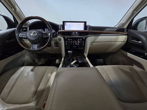 Used 2018 Lexus LX 570 4WD w/ Luxury Package image 14