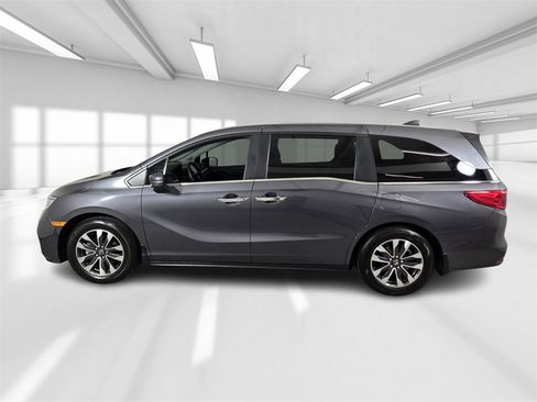 Used 2024 Honda Odyssey EX-L image 3