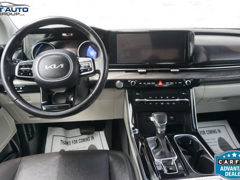 Used 2023 Kia Carnival EX FWD image 31