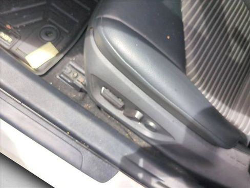 Used 2020 Toyota Camry SE FWD image 13