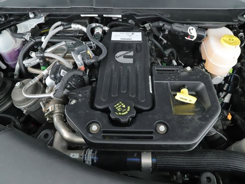 Used 2025 RAM 2500 Laramie w/ Night Edition image 20