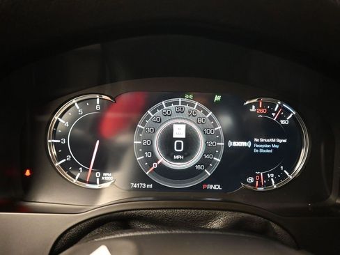 Used 2019 Cadillac Escalade Luxury image 16