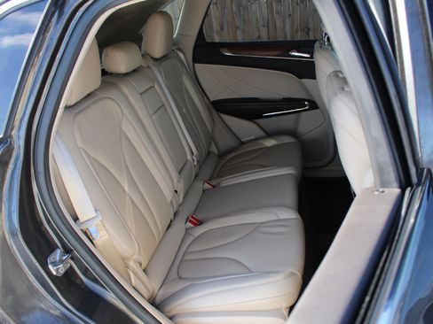 Used 2017 Lincoln MKC Select w/ Select Plus Package image 36