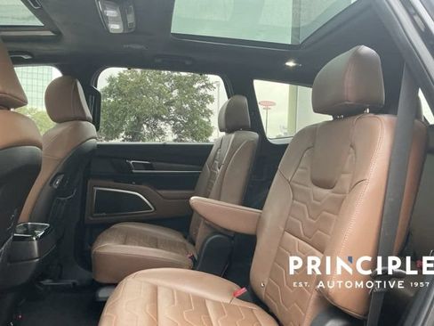 Used 2022 Kia Telluride SX w/ SX Prestige Package AWD/4WD image 29