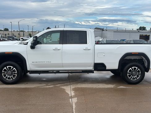 Used 2024 GMC Sierra 3500 SLE w/ SLE Convenience Package image 6