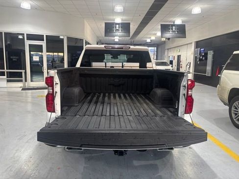 Used 2023 Chevrolet Silverado 1500 LT AWD/4WD image 39