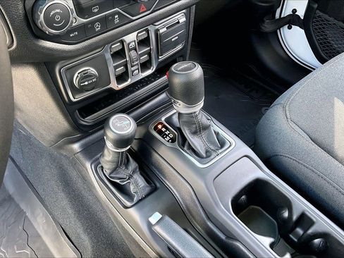 New 2026 Jeep Gladiator Sport AWD/4WD image 24