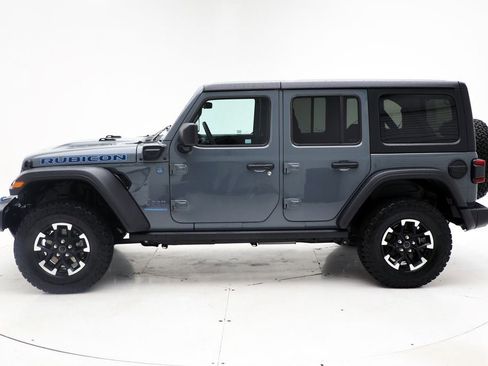 Used 2025 Jeep Wrangler Unlimited Rubicon 4xe w/ Convenience Group AWD/4WD image 5