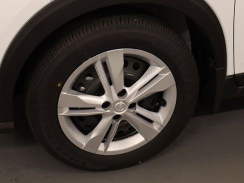 New 2025 Nissan Kicks Play S image 4