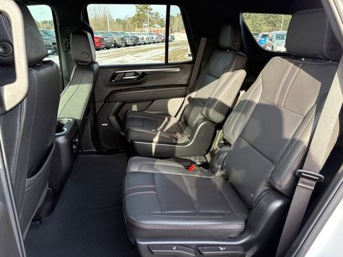 Used 2025 Chevrolet Tahoe RST w/ RST Performance Edition AWD/4WD image 15