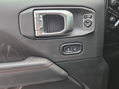 New 2026 Jeep Wrangler Unlimited Rubicon w/ Technology Group image 17