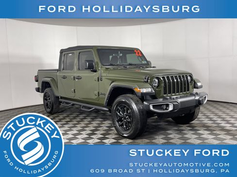 Used 2022 Jeep Gladiator Sport image 1