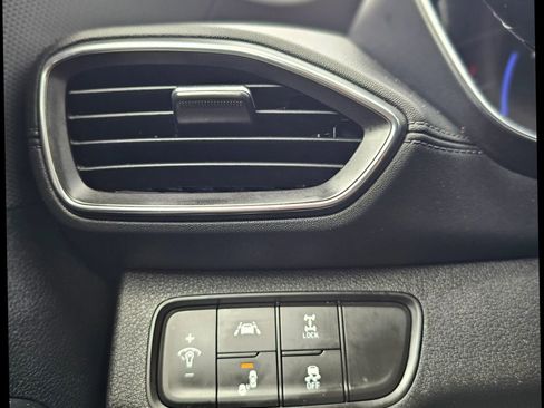 Used 2020 Hyundai Santa Fe SEL image 26