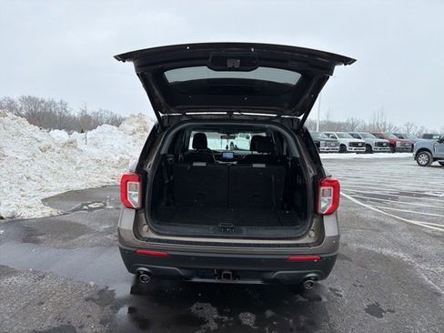 Used 2021 Ford Explorer XLT w/ Equipment Group 202A image 9